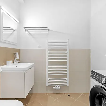 Апартаменты Sunny Nest By The Inverted Pyramid